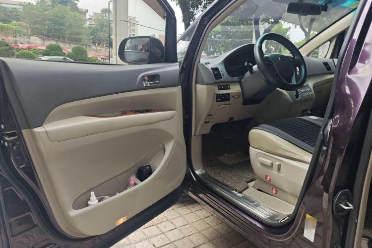 Used BYD M6 2015 2.4L Automatic Prestige Edition Driver Seat