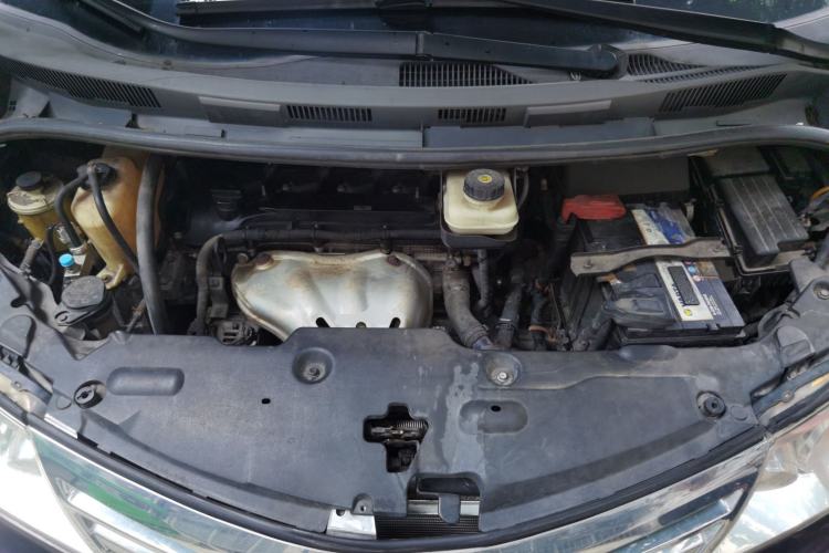 Used BYD M6 2015 2.4L Automatic Prestige Edition Engine Bay