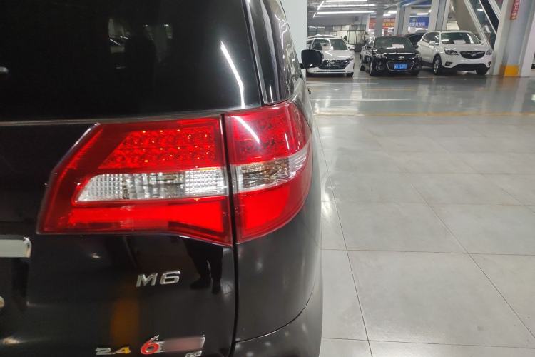 Used BYD M6 2015 2.4L Automatic Prestige Edition Exterior 3