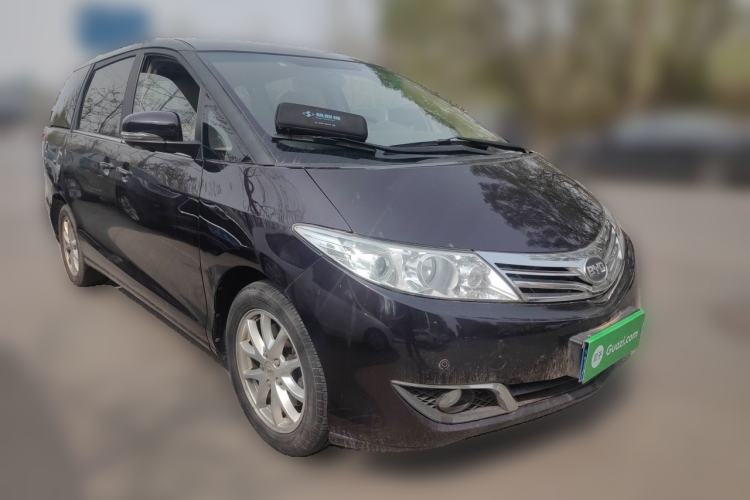 Used BYD M6 2015 2.4L Automatic Prestige Edition Front Right 45 Deg