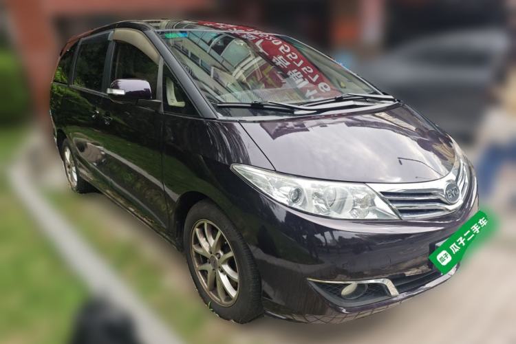Used BYD M6 2015 2.4L Automatic Prestige Edition Front Right 45 Deg
