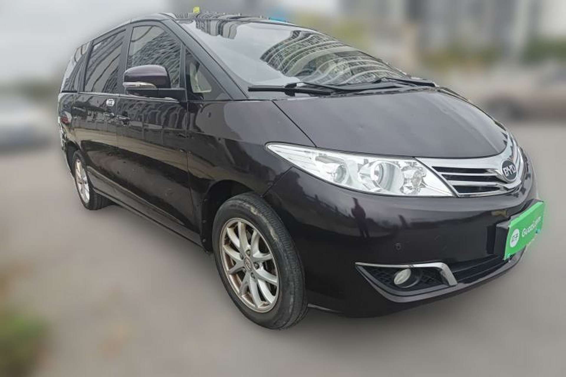 Used BYD M6 2015 2.4L Automatic Prestige Edition Front Right 45 Deg