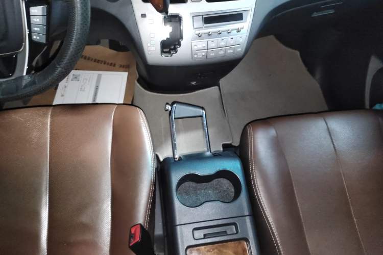 Used BYD M6 2015 2.4L Automatic Prestige Edition Gear Lever
