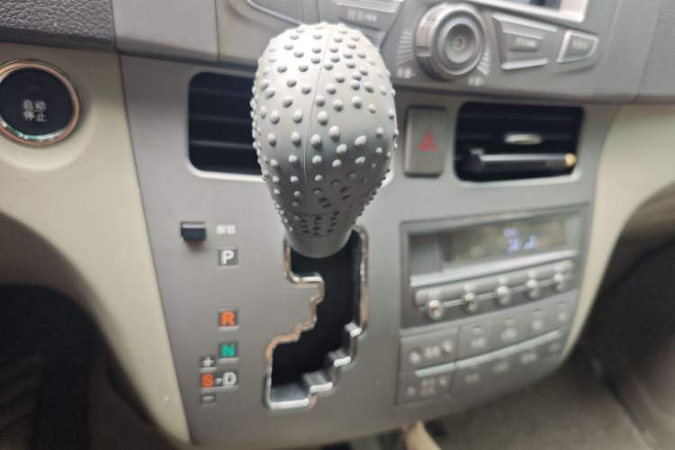 Used BYD M6 2015 2.4L Automatic Prestige Edition Gear Lever
