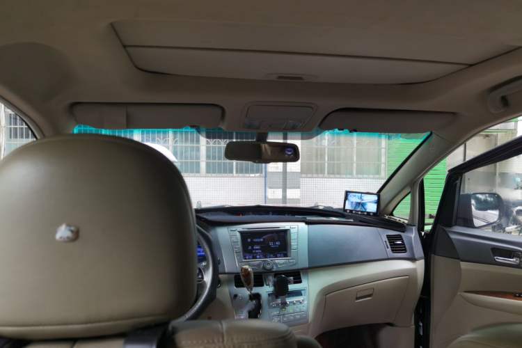 Used BYD M6 2015 2.4L Automatic Prestige Edition Headliner