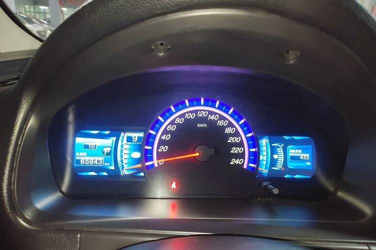 Used BYD M6 2015 2.4L Automatic Prestige Edition Instrument Cluster
