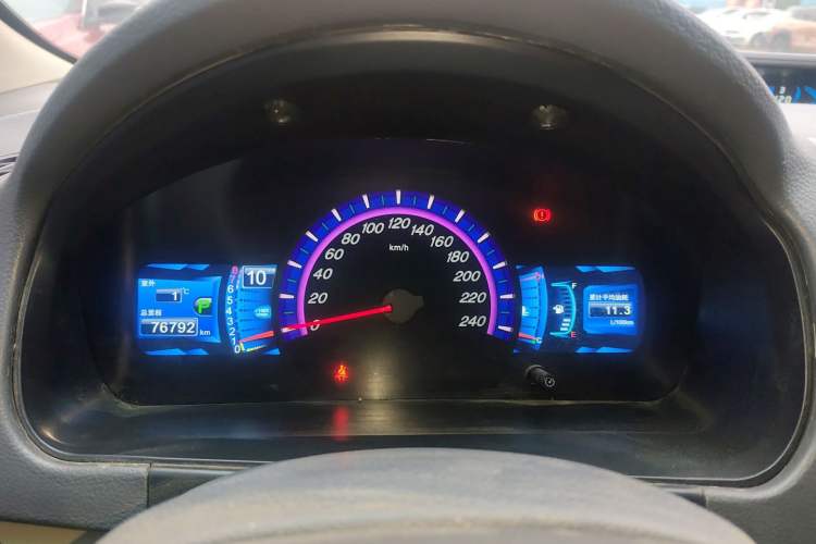 Used BYD M6 2015 2.4L Automatic Luxury Model Instrument Cluster