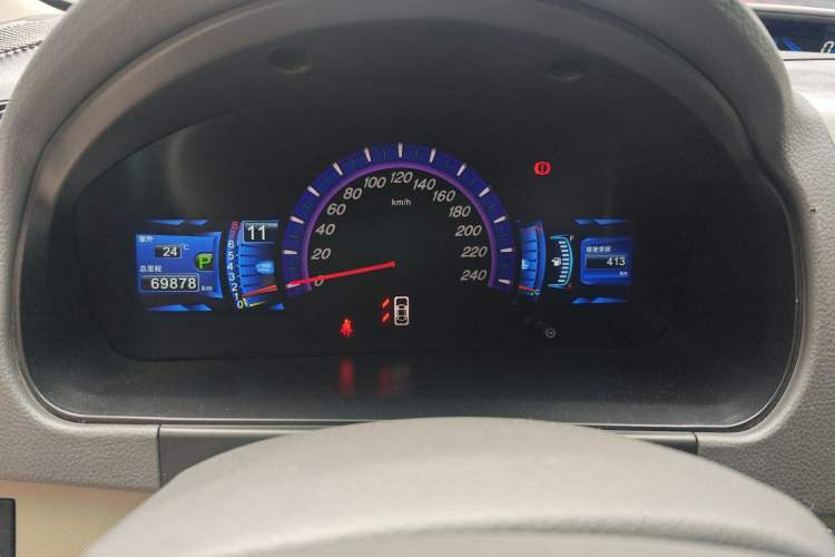 Used BYD M6 2015 2.4L Automatic Prestige Edition Instrument Cluster
