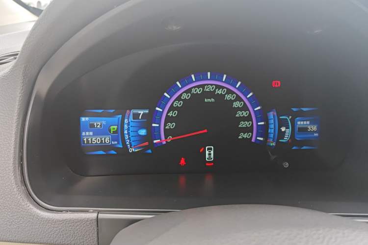 Used BYD M6 2015 2.4L Automatic Prestige Edition Instrument Cluster