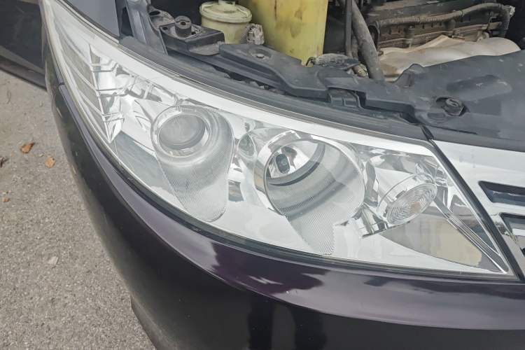 Used BYD M6 2015 2.4L Automatic Prestige Edition Right Front Headlight