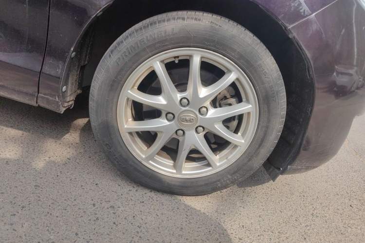 Used BYD M6 2015 2.4L Automatic Prestige Edition Right Front Wheel Hub