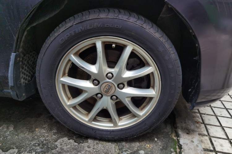 Used BYD M6 2015 2.4L Automatic Prestige Edition Right Front Wheel Hub