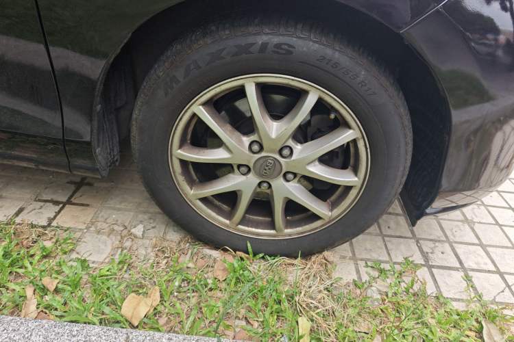 Used BYD M6 2015 2.4L Automatic Prestige Edition Right Front Wheel Hub