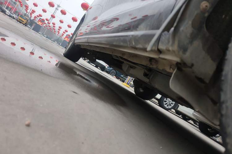 Used BYD M6 2015 2.4L Automatic Luxury Model Right Side Sill