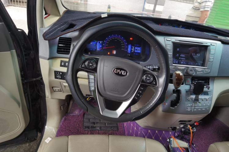Used BYD M6 2015 2.4L Automatic Prestige Edition Steering Wheel