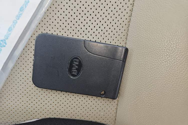 Used BYD M6 2015 2.4L Automatic Prestige Edition Vehicle Key