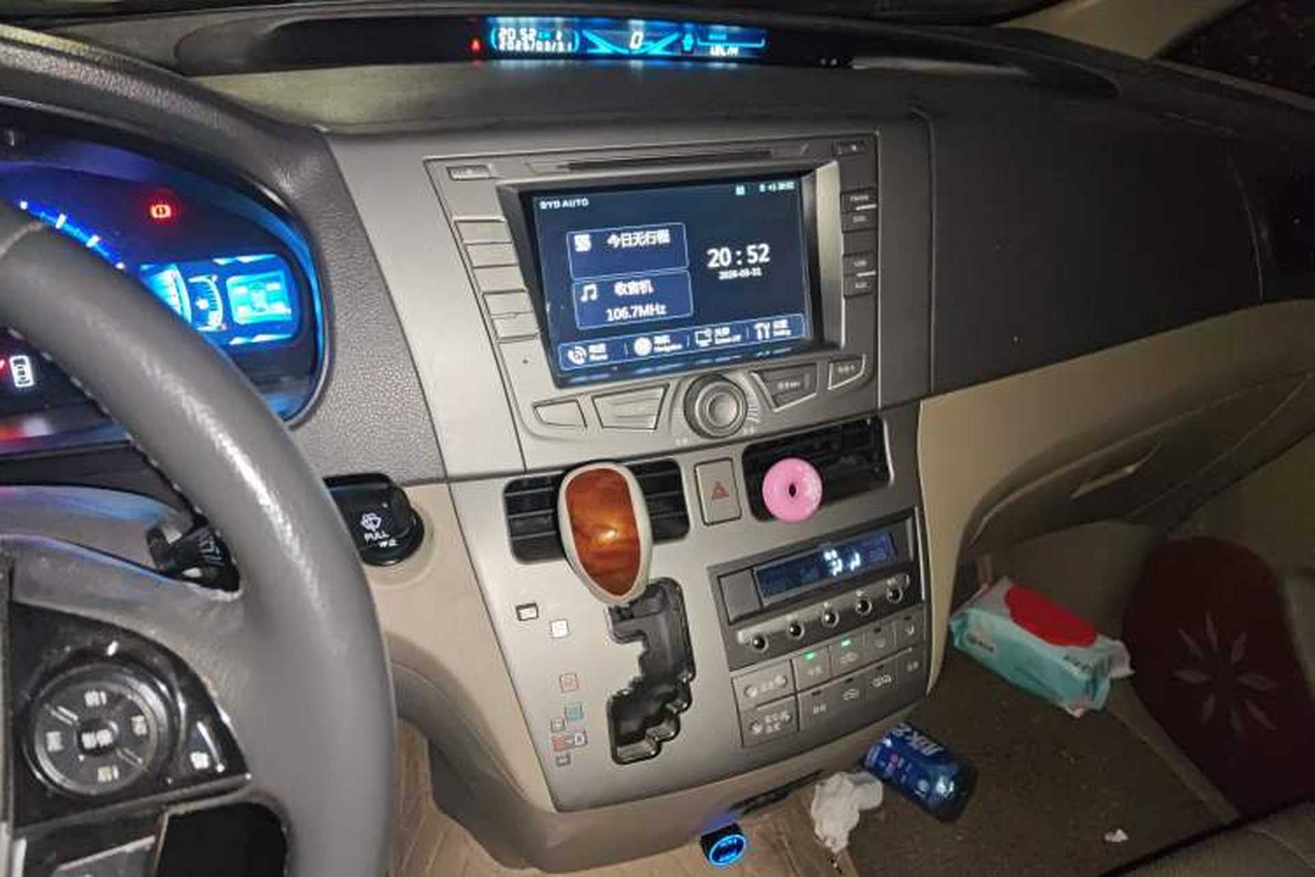 Used BYD M6 2015 2.4L Automatic Prestige Edition Audio And AC Panel