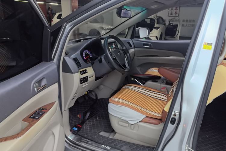 Used BYD M6 2015 2.4L Automatic Prestige Edition Driver Seat