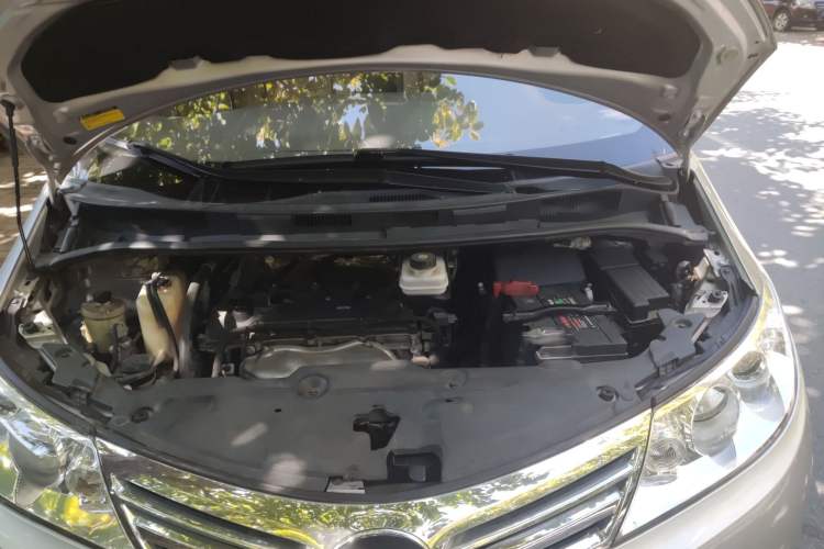 Used BYD M6 2015 2.4L Automatic Prestige Edition Engine Bay