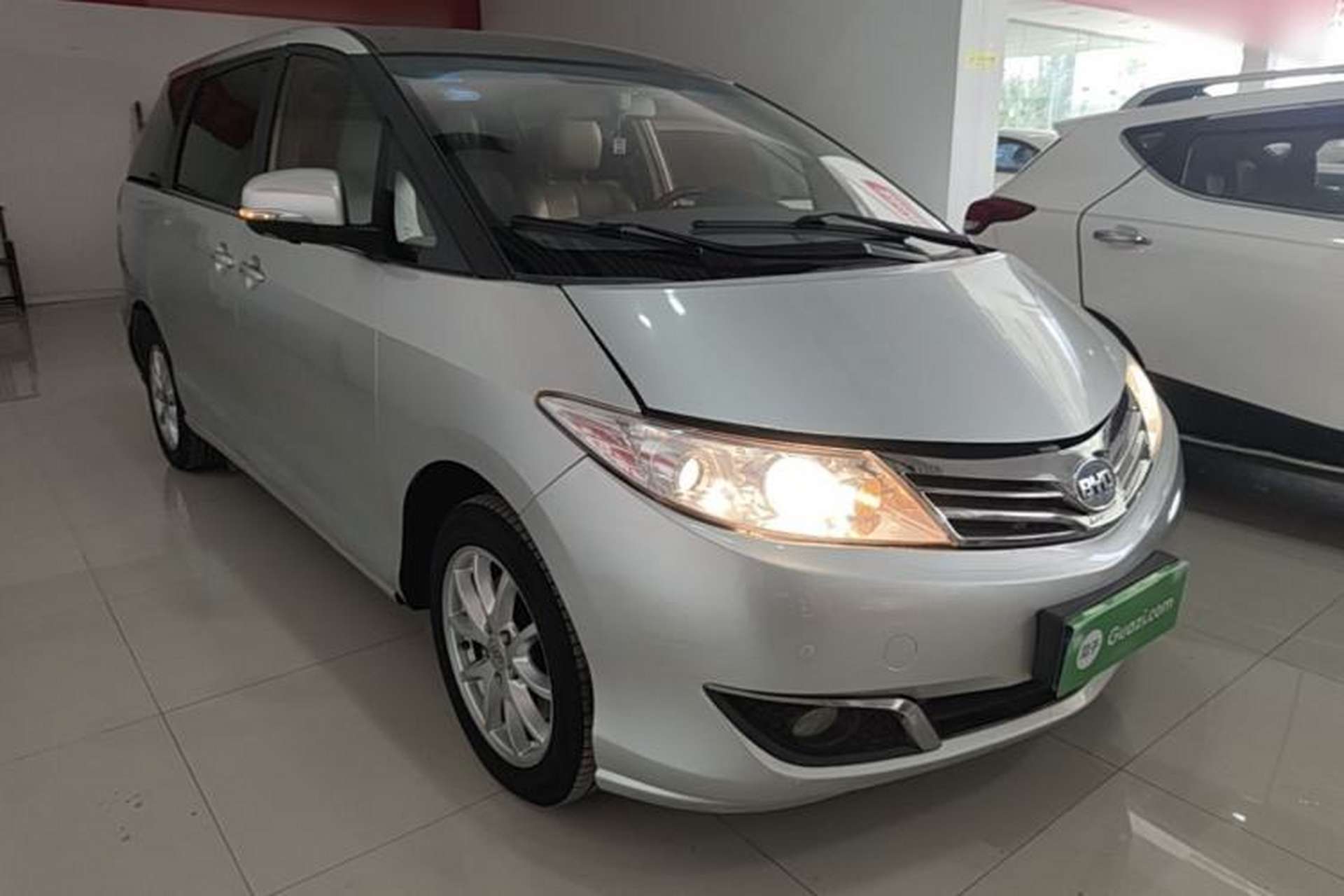 Used BYD M6 2015 2.4L Automatic Luxury Model Exterior 1