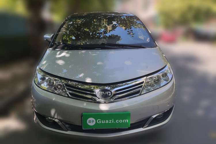 Used BYD M6 2015 2.4L Automatic Prestige Edition Front