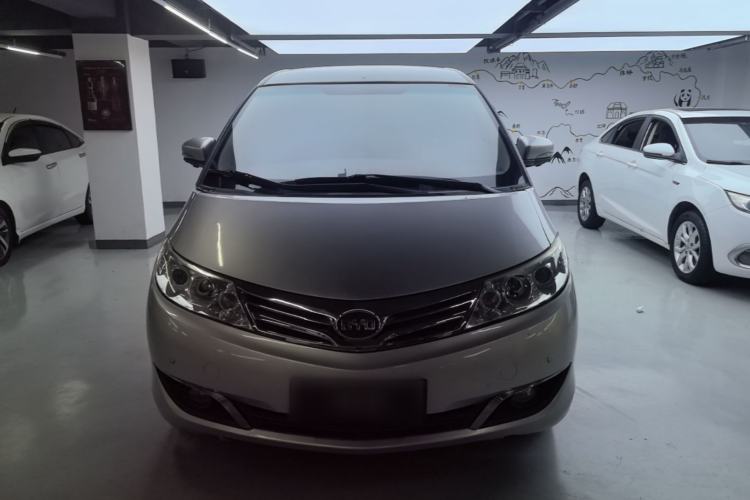 Used BYD M6 2015 2.4L Automatic Prestige Edition Front