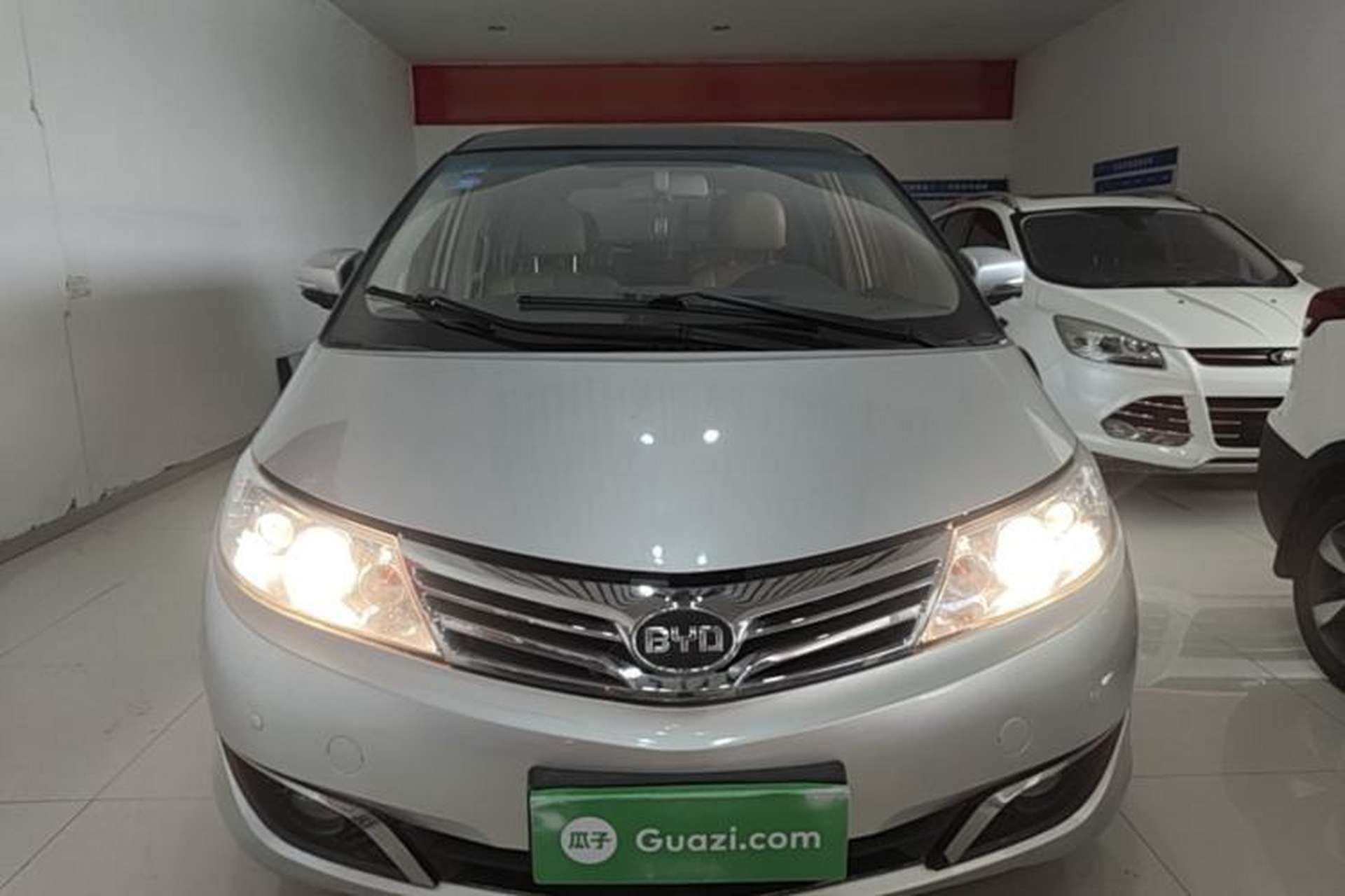 Used BYD M6 2015 2.4L Automatic Luxury Model Front
