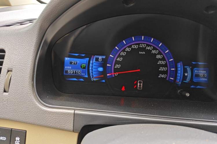 Used BYD M6 2015 2.4L Automatic Prestige Edition Instrument Cluster