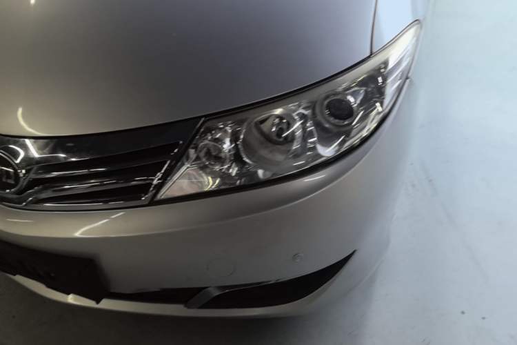 Used BYD M6 2015 2.4L Automatic Prestige Edition Left Front Headlight