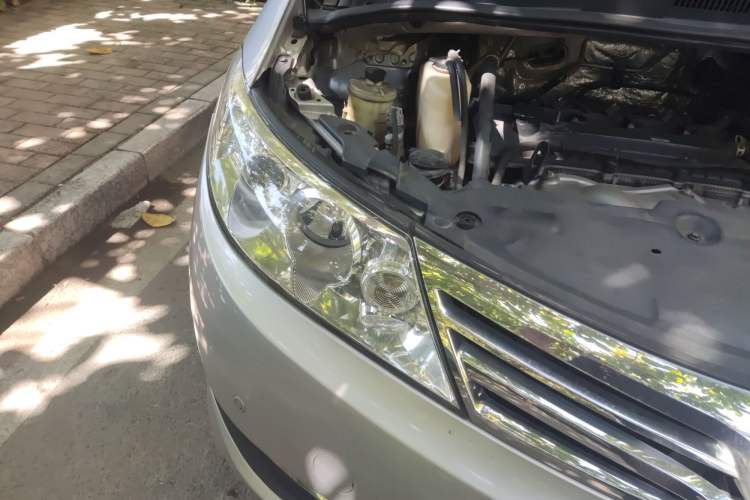 Used BYD M6 2015 2.4L Automatic Prestige Edition Right Front Headlight
