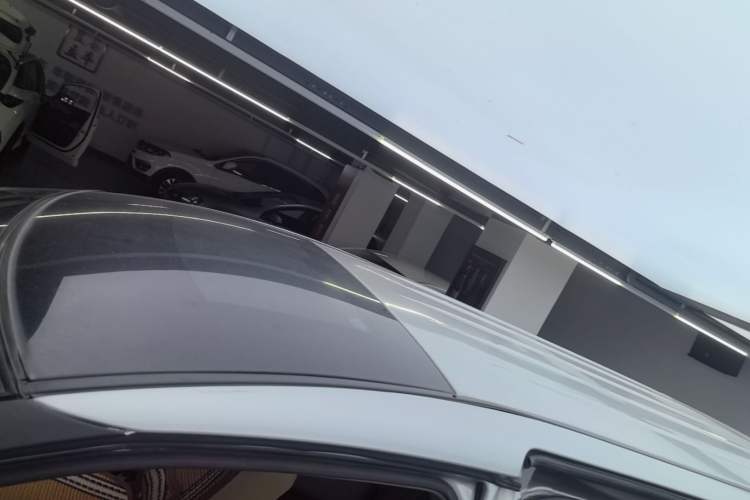 Used BYD M6 2015 2.4L Automatic Prestige Edition Roof