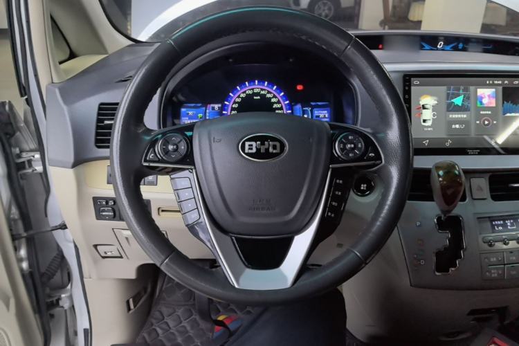 Used BYD M6 2015 2.4L Automatic Prestige Edition Steering Wheel