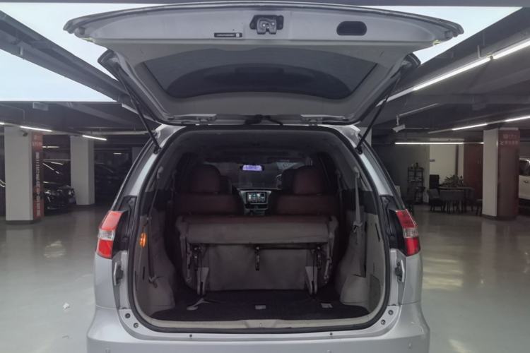 Used BYD M6 2015 2.4L Automatic Prestige Edition Trunk