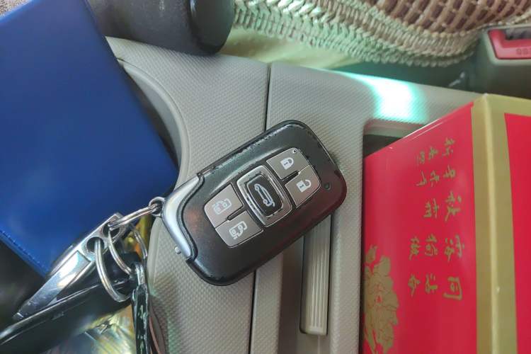 Used BYD M6 2015 2.4L Automatic Prestige Edition Vehicle Key