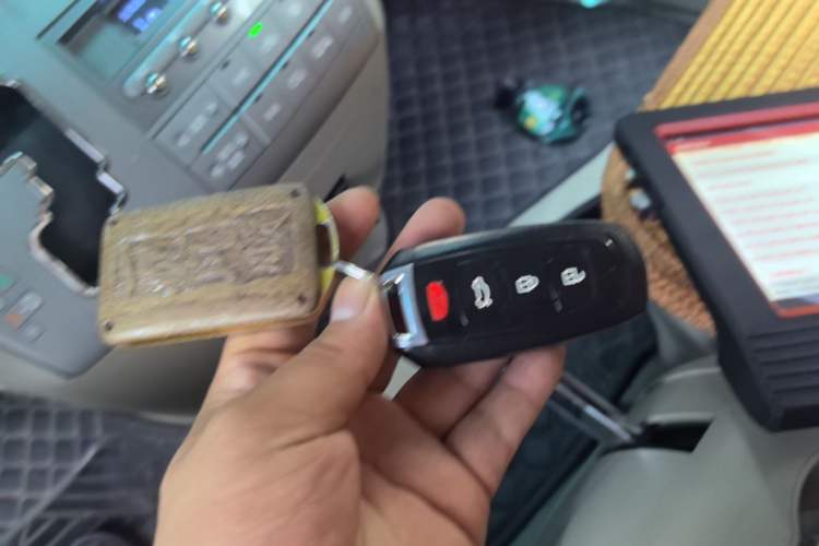 Used BYD M6 2015 2.4L Automatic Prestige Edition Vehicle Key