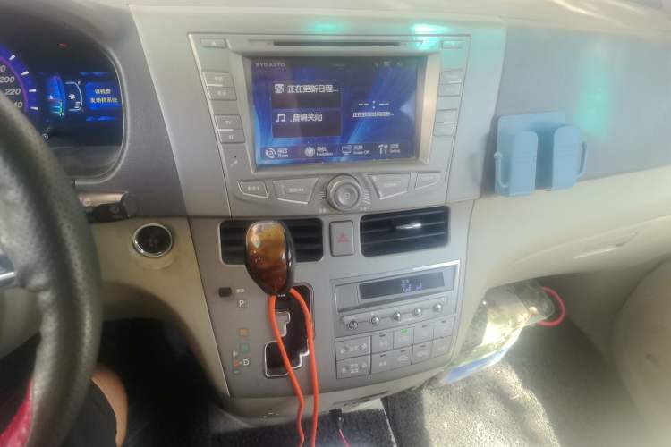 Used BYD M6 2015 2.4L Automatic Prestige Edition Audio And AC Panel