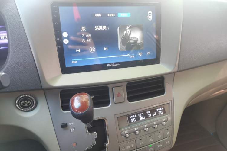 Used BYD M6 2015 2.4L Automatic Prestige Edition Audio And AC Panel