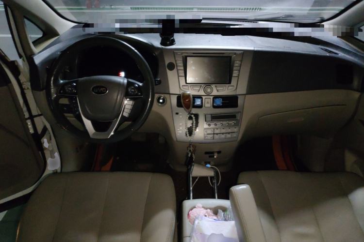 Used BYD M6 2015 2.4L Automatic Prestige Edition Center Console