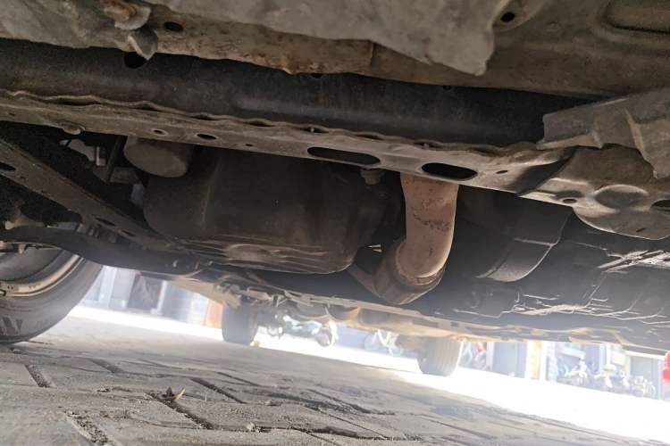 Used BYD M6 2015 2.4L Automatic Prestige Edition Chassis Front