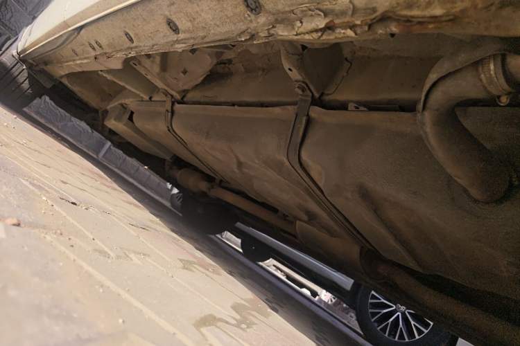 Used BYD M6 2015 2.4L Automatic Prestige Edition Chassis Rear Left