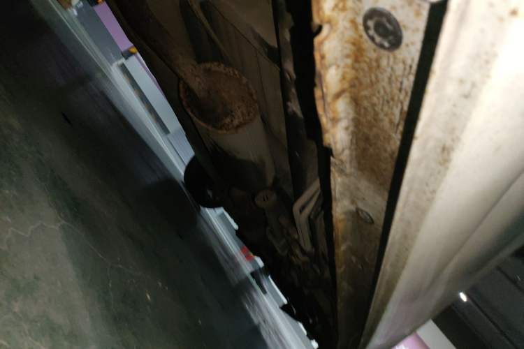 Used BYD M6 2015 2.4L Automatic Prestige Edition Chassis Rear Right
