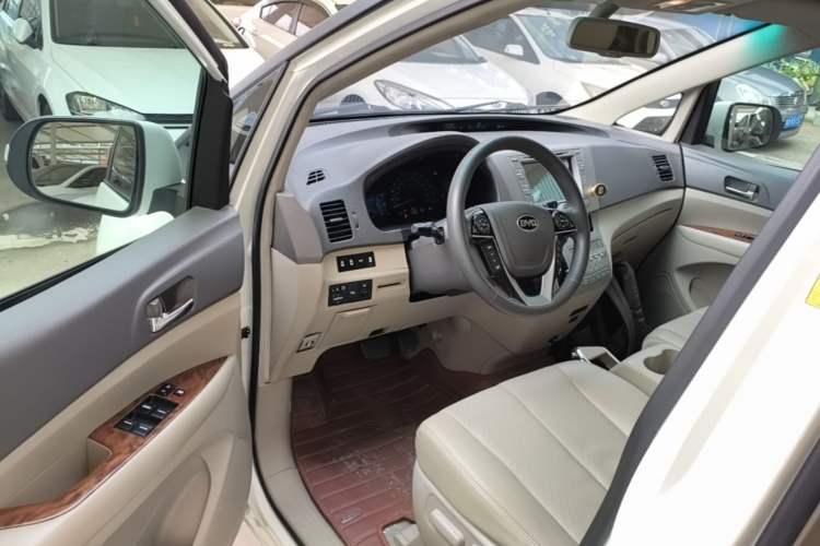 Used BYD M6 2015 2.4L Automatic Prestige Edition Driver Seat