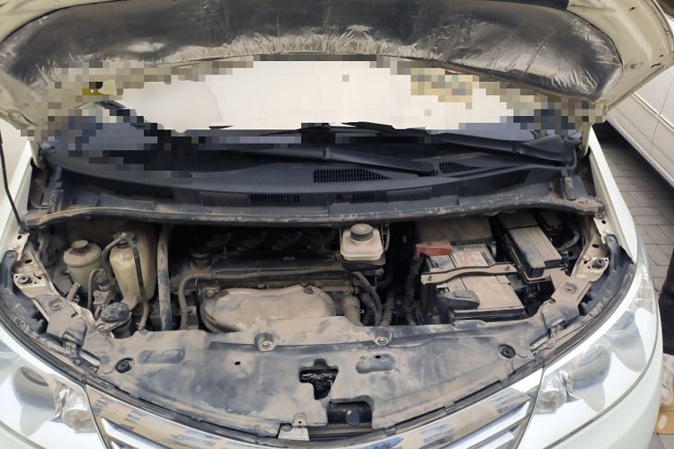 Used BYD M6 2015 2.4L Automatic Prestige Edition Engine Bay