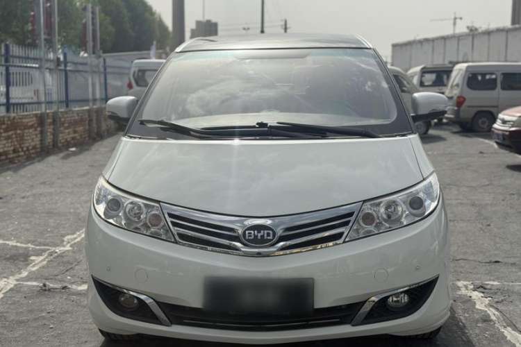 Used BYD M6 2015 2.4L Automatic Prestige Edition Exterior 1