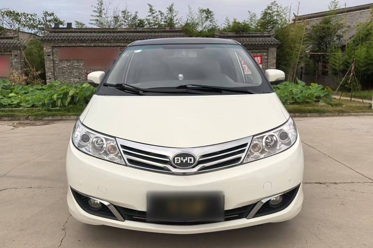 Used BYD M6 2015 2.4L Automatic Prestige Edition Exterior 1