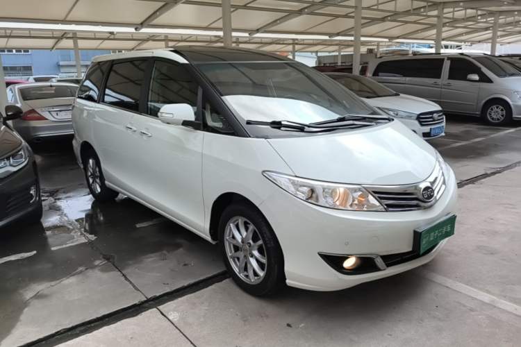 Used BYD M6 2015 2.4L Automatic Prestige Edition Exterior 1