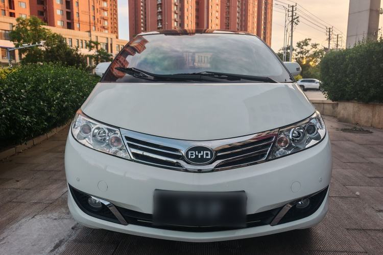 Used BYD M6 2015 2.4L Automatic Prestige Edition Exterior 1