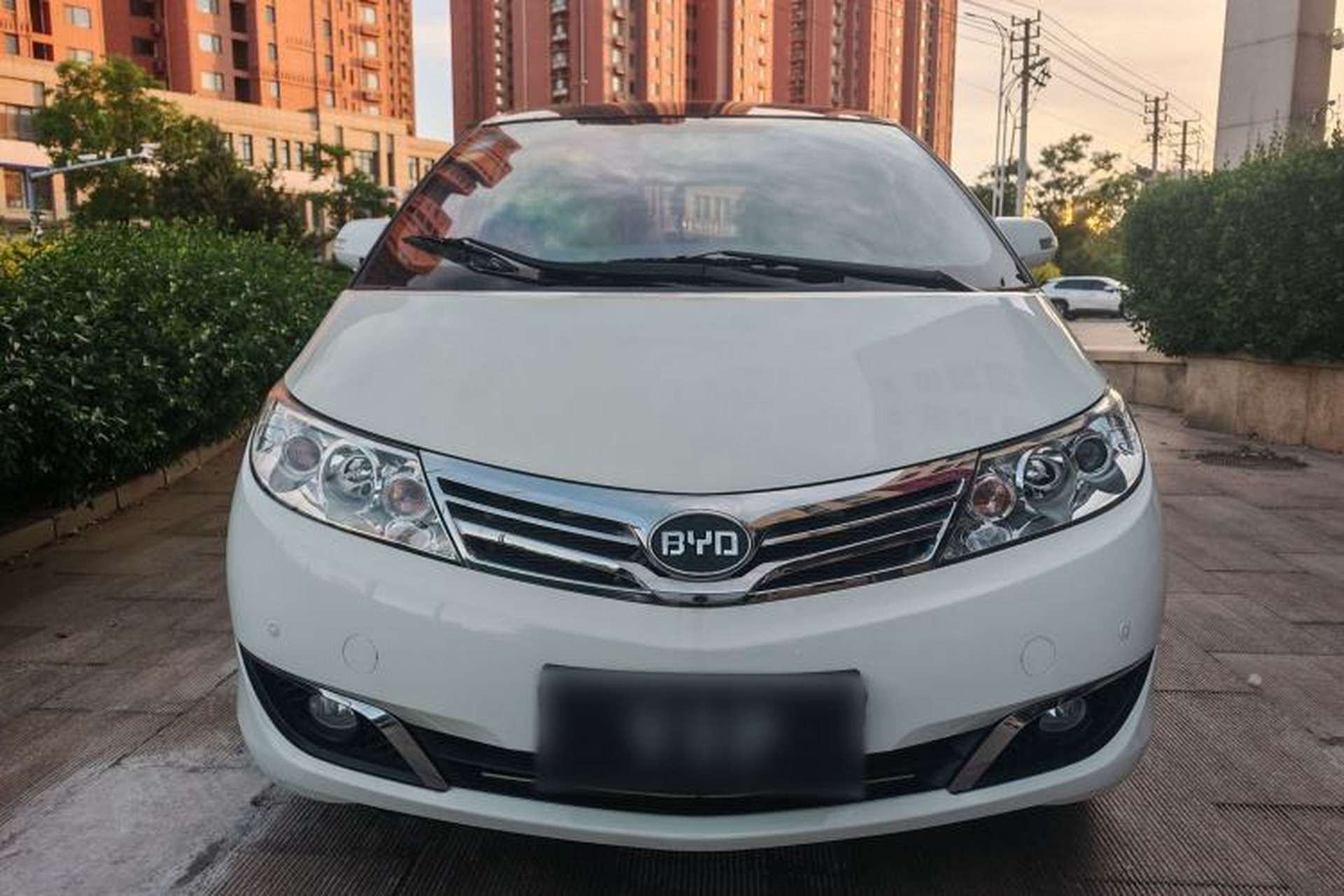 Used BYD M6 2015 2.4L Automatic Prestige Edition Exterior 1