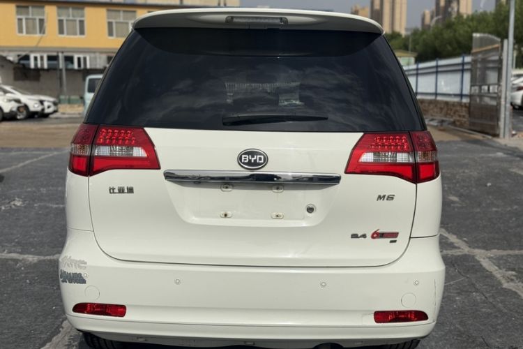 Used BYD M6 2015 2.4L Automatic Prestige Edition Exterior 4