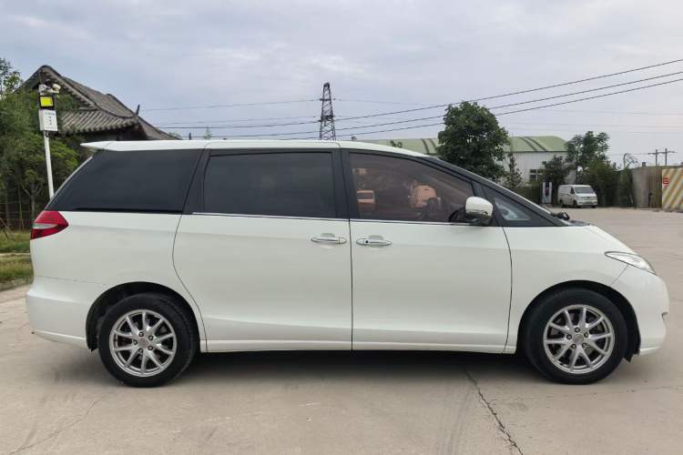 Used BYD M6 2015 2.4L Automatic Prestige Edition Exterior 4